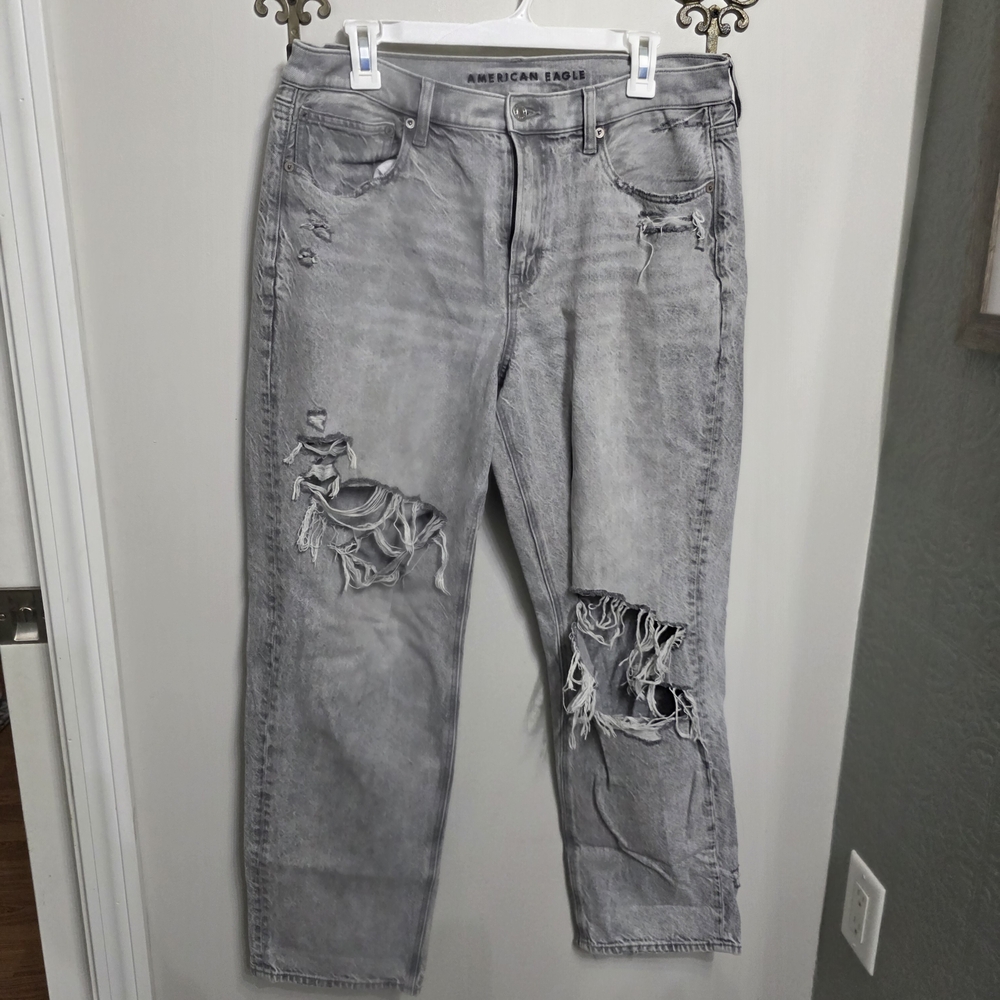 American Eagle Outfitters Light Gray 90's Straight Distressed Jeans Size 12